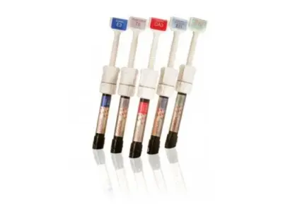 Gradia Composite Universal Esmalte Jeringa 2,9ml. GC