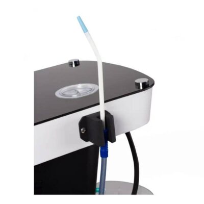 Consola odontológica personalizada para tratamiento dental, equipada con tubo de succión y sistema de aspiración para clínicas y consultorios dentales profesionales.
