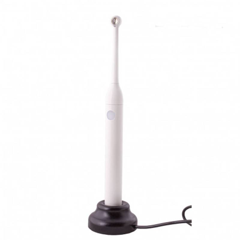 Limpieza dental con irrigador oral personalizado para clínica dental.